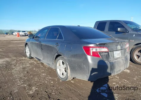 2012 Toyota Camry Se z USA, uszkodzony, nr VIN 4T1BF1FK7CU060551
